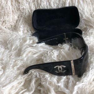 CHANNEL sunglasses